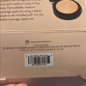 Laura Mercier Cream Setting Powder for a Flawless Finish